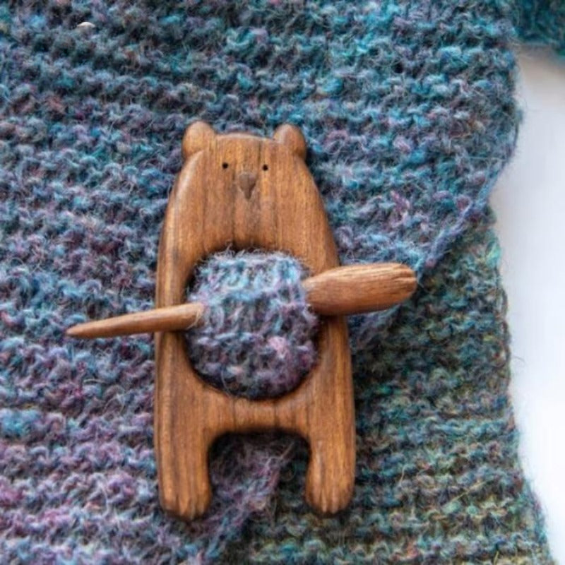 🔥Brooch pin with wooden animal pattern