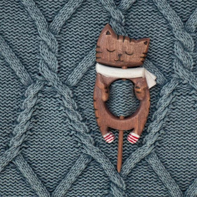 🔥Brooch pin with wooden animal pattern